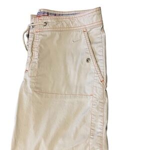 NIKE khaki capris. Women size Small 4-6